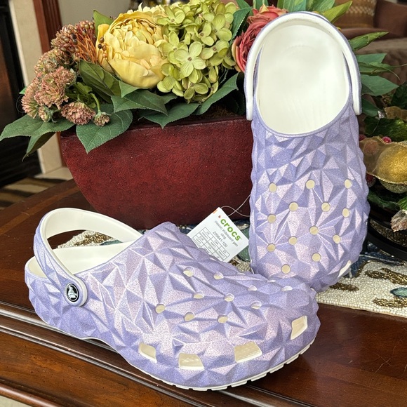 Brand New Crocs Classic Iridescent Geometric Clog sLight Purple Casual Comfy - Picture 14 of 14